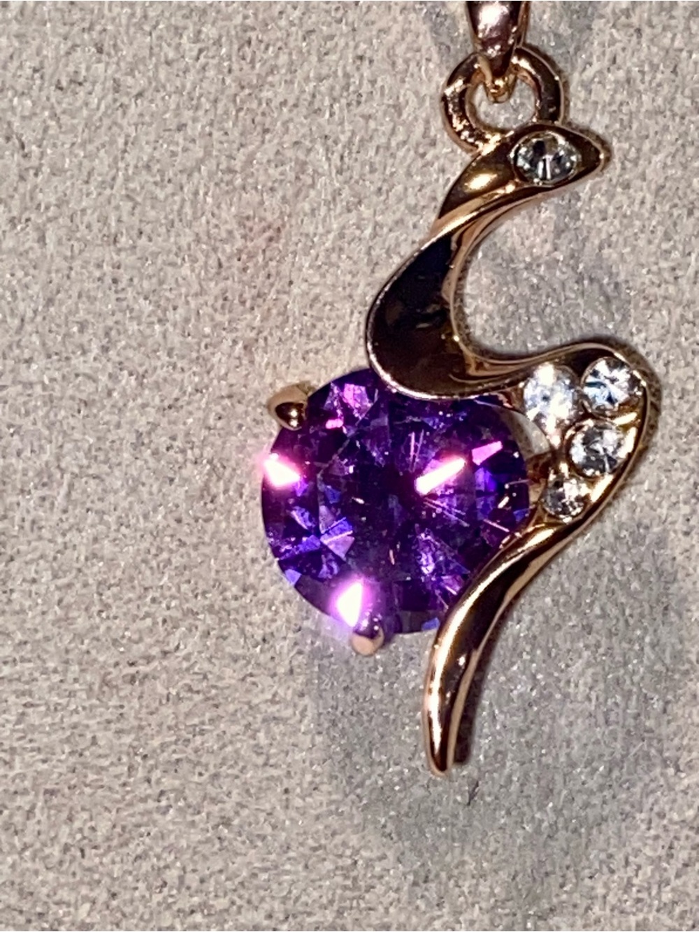 Elegant Rose Gold-Plated Swirled Pendant Necklace